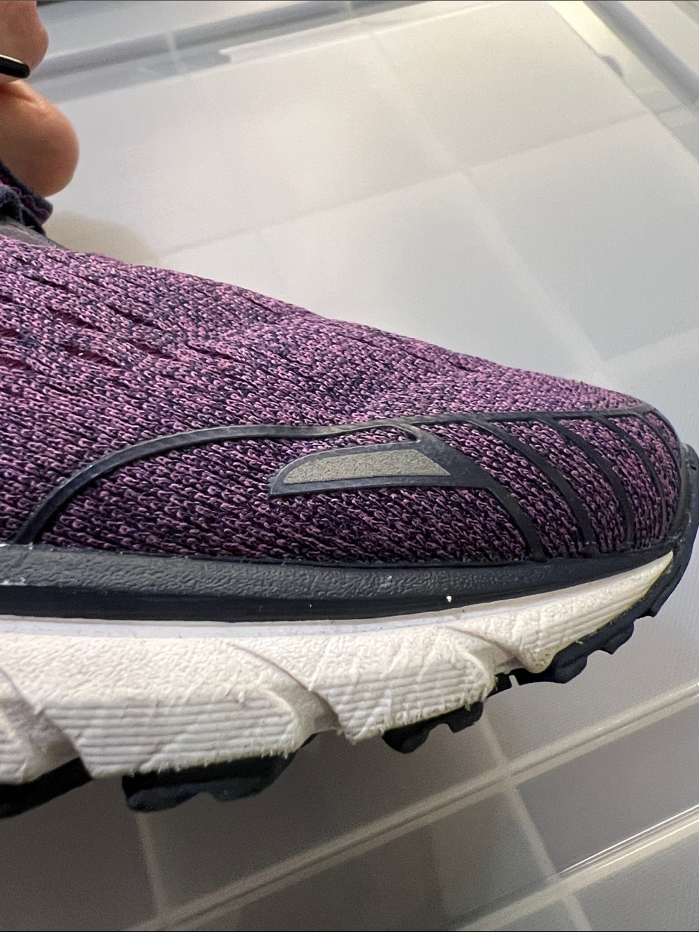 Brooks Adrenaline GTS 18 Sneakers Berkshire Hathaway Purple Women's Sz 9.5 - Picture 13 of 14